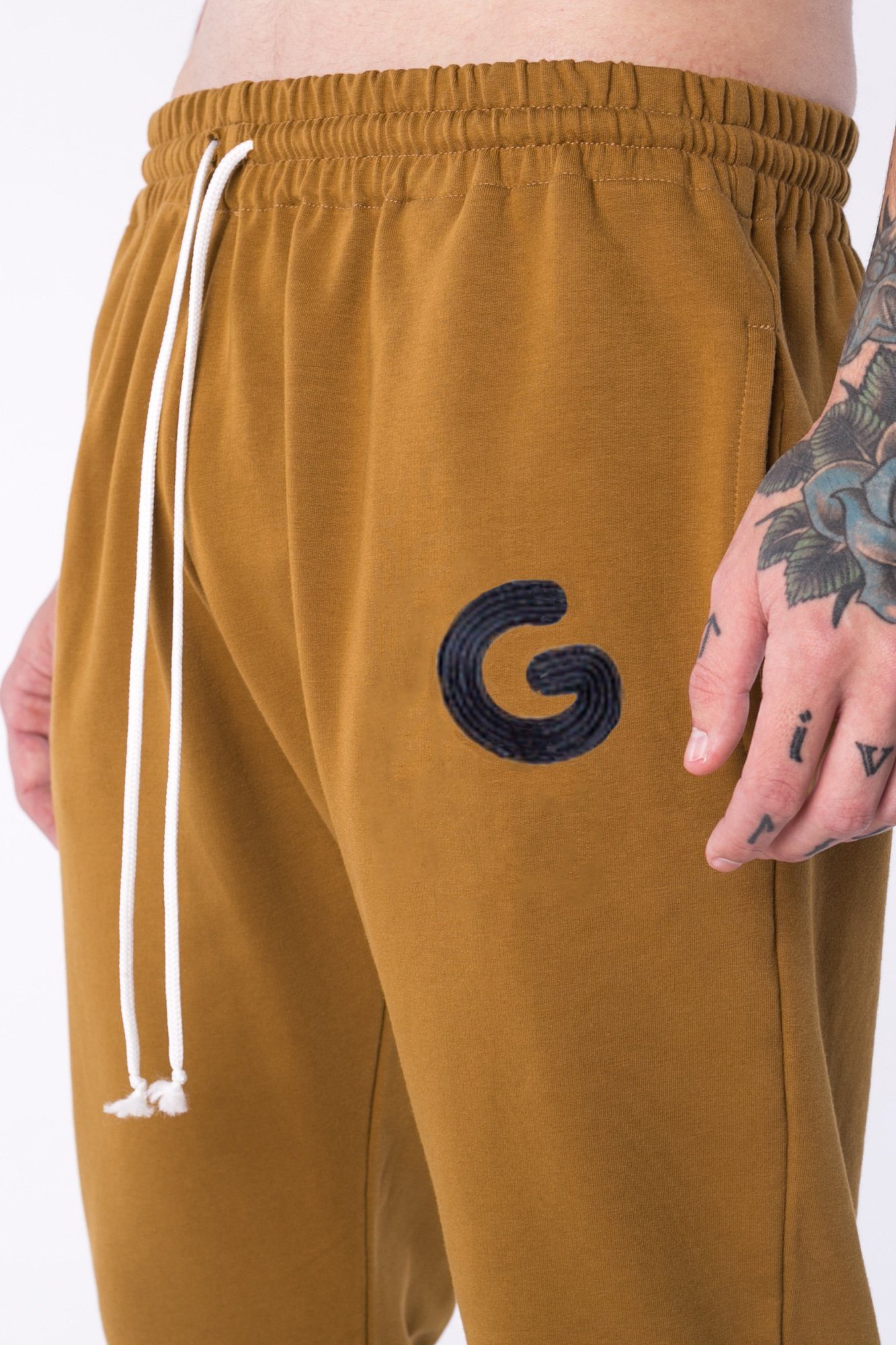 The Man Panelled Jogger 17 // umber